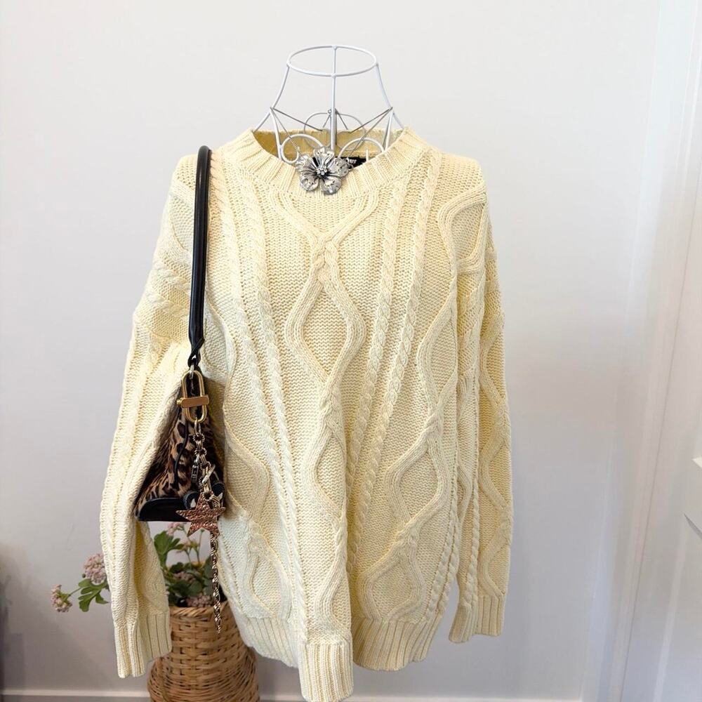 The cutest vintage y2k chunky pale butter yellow long sleeve cable knit sweater